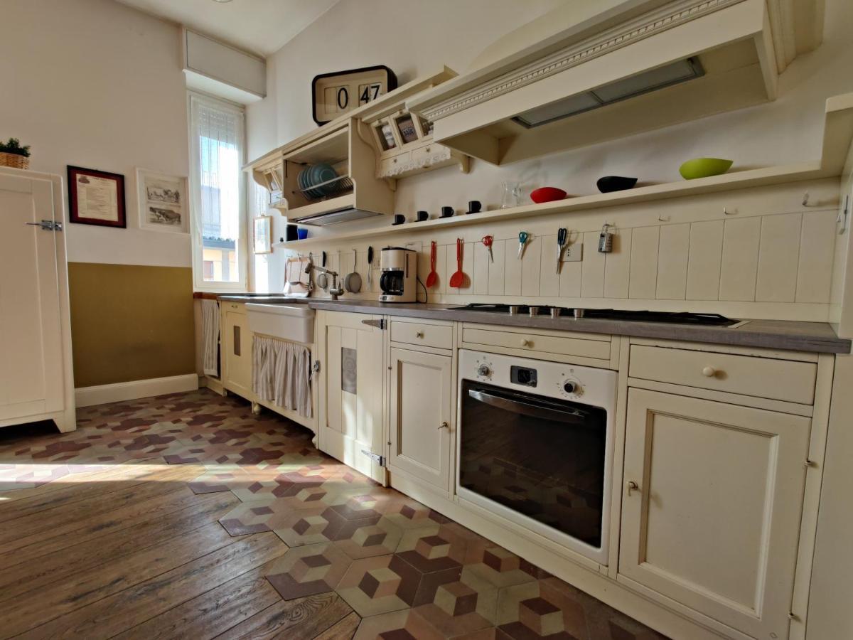Apartamento Elegante Trilocale A Milano Exterior foto